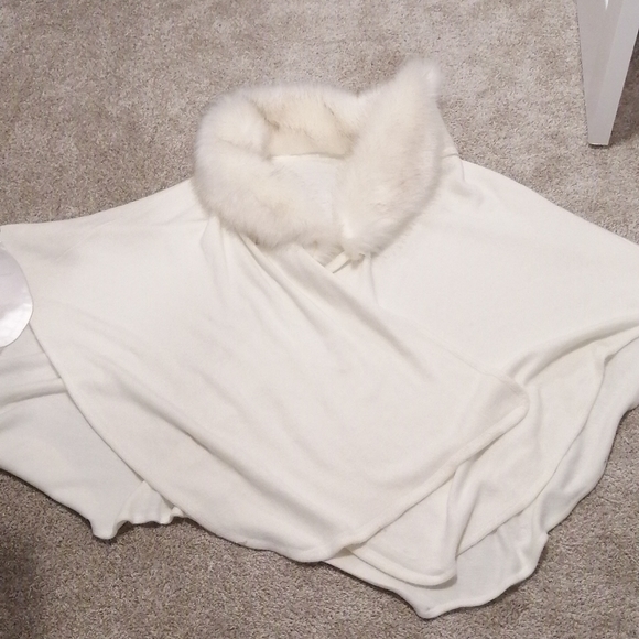 Throw - Picture 1 of 1